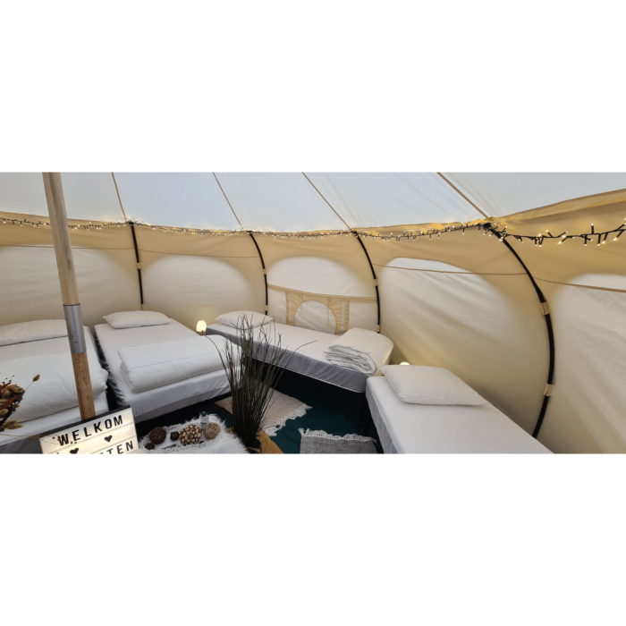 Glamping slapen op vaste bedden