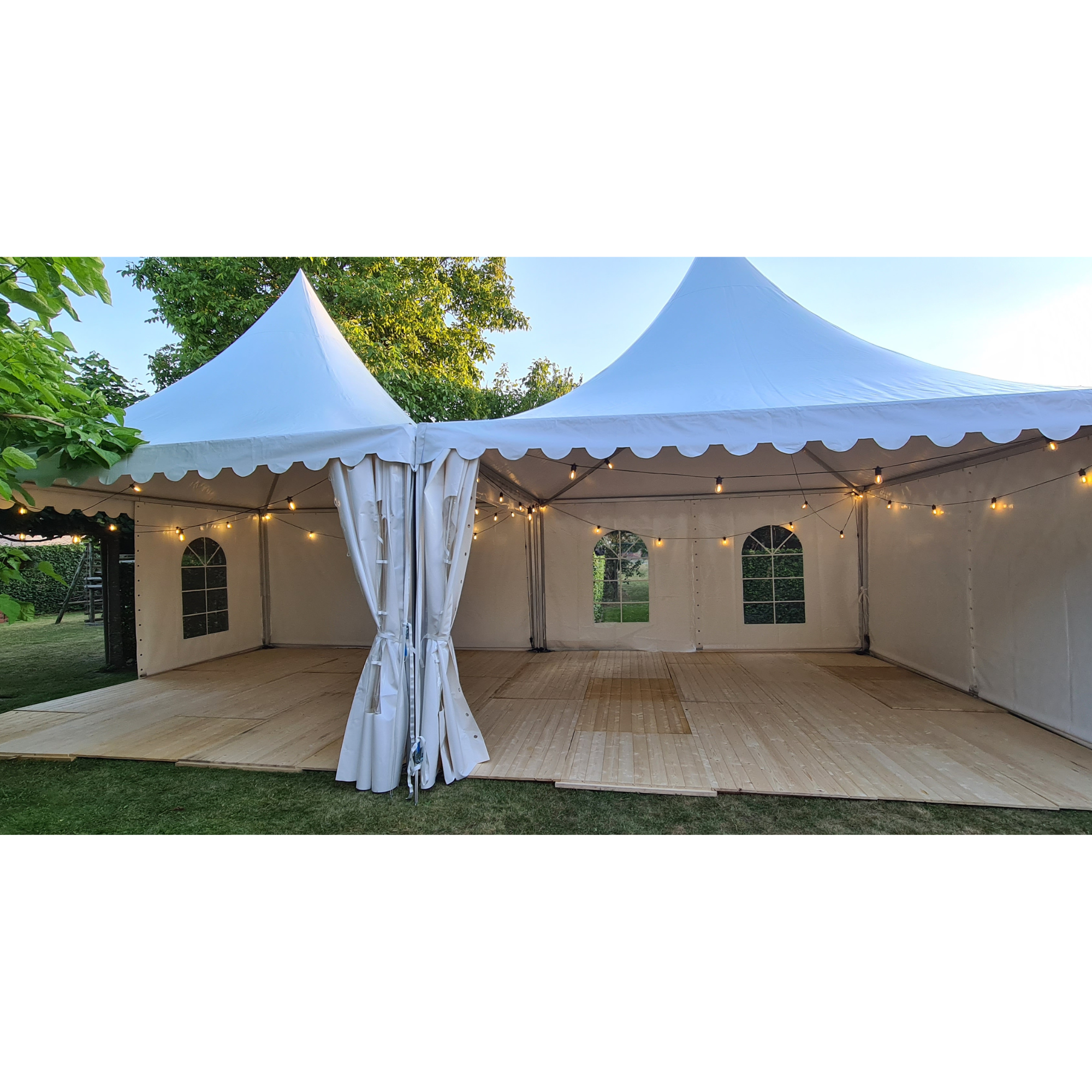 Pagode tent met houten vloer